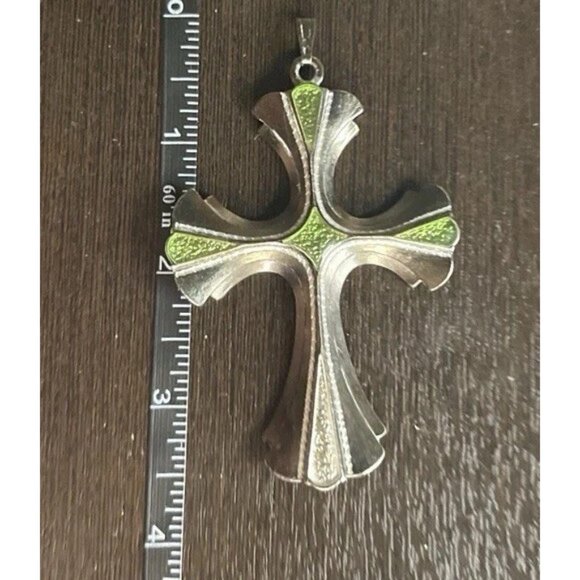 Sarah Coventry Limited Edition 1976 Biker Cross 3.5" Necklace Green Enamel - Picture 5 of 7